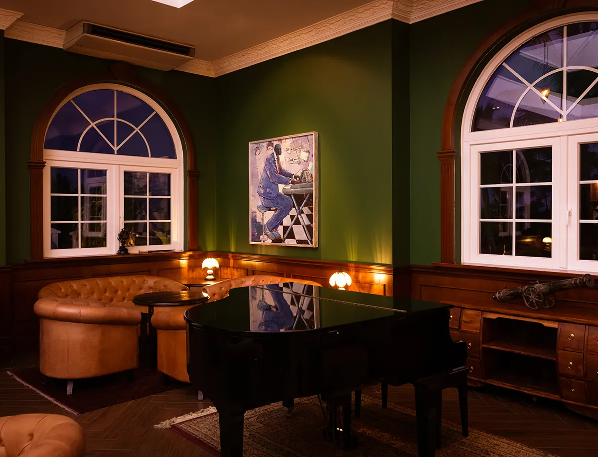 Pinstripe Bar - Interior